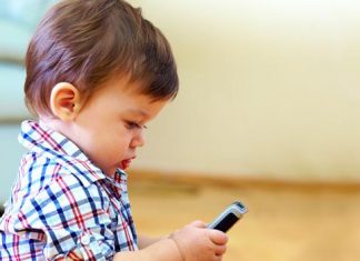 Fazla Ekran Çocuklarda Konuşma Geriliğine Sebep Oluyor