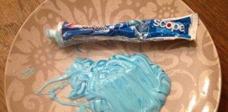 Bir Tüp Diş Macunuyla Kızına Zorbalıkla İlgili Ders Veren Bir Anne