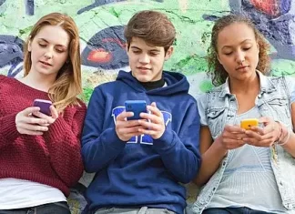 Cep Telefonu Kullanımı Yasaklanan Okullar Daha Başarılı