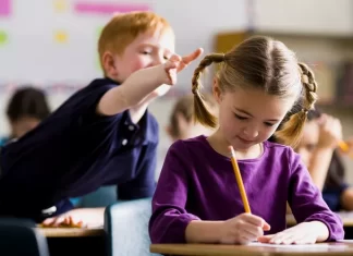 Zor Öğrencilerle Nasıl Başa Çıkılır? Zor Öğrencilerle Başa Çıkmanın 6 Yolu!